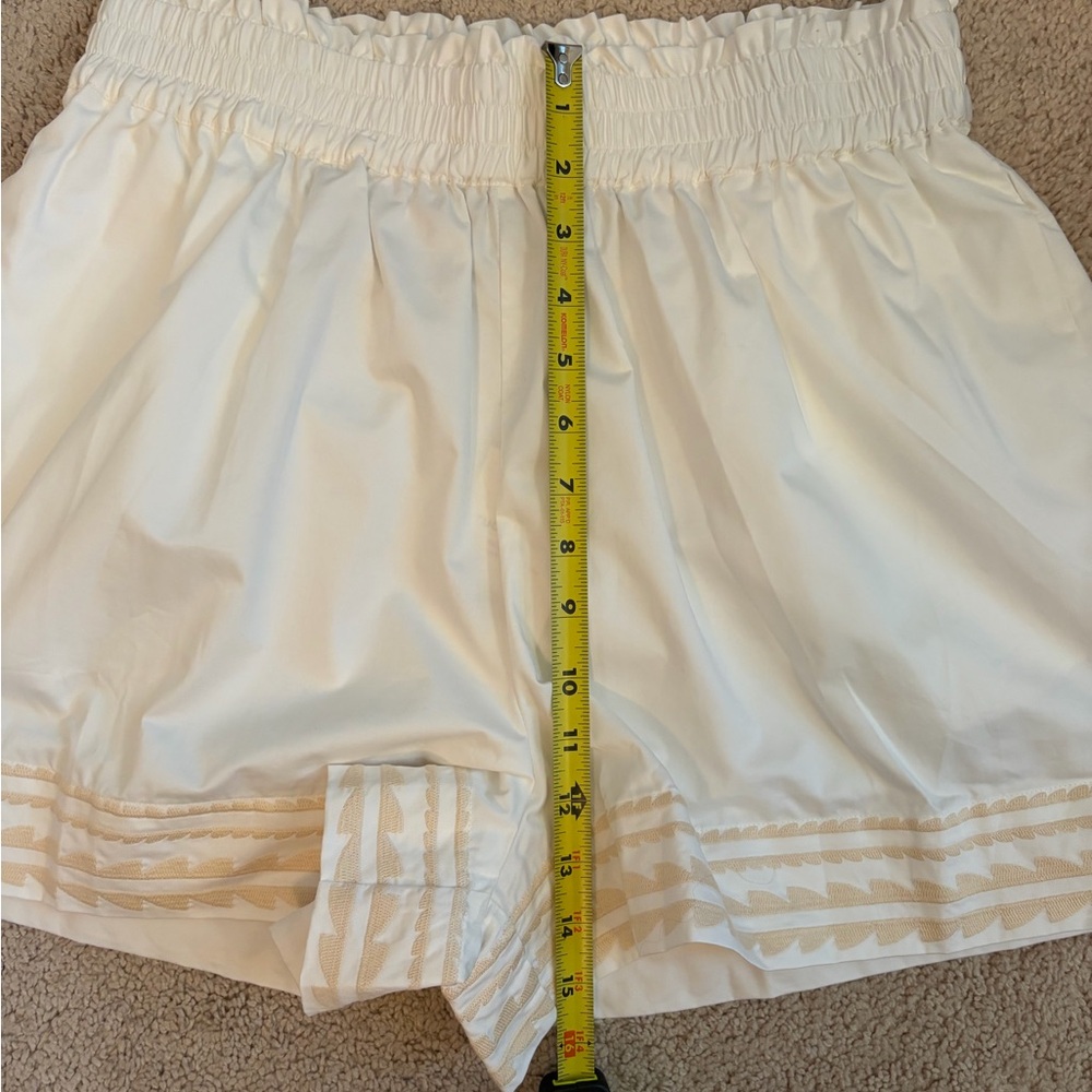Tuckernuck NWT Women's 100% Cotton Embroidered Alex Shorts White Medium Vacation - Picture 10 of 10